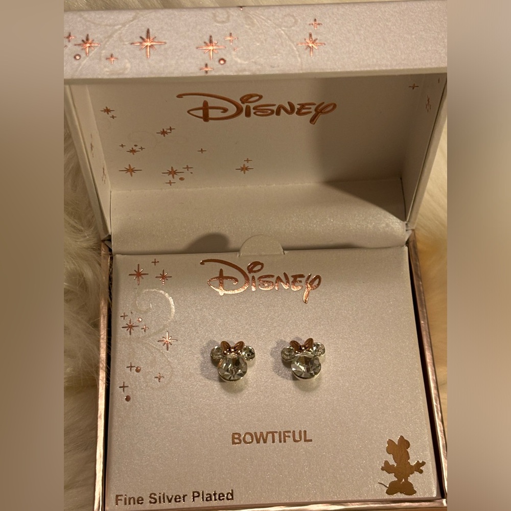 Disney Minnie Bow-tiful Earrings